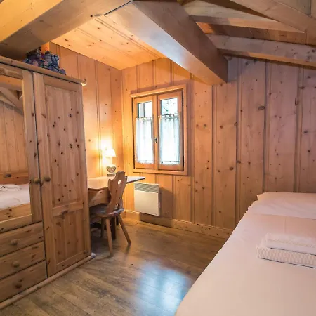 Chalet Chamonix-mont-blanc, 5 Pieces, 8 Personnes - Fr-1-343-234 샬레 *